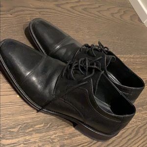 Dress shoes